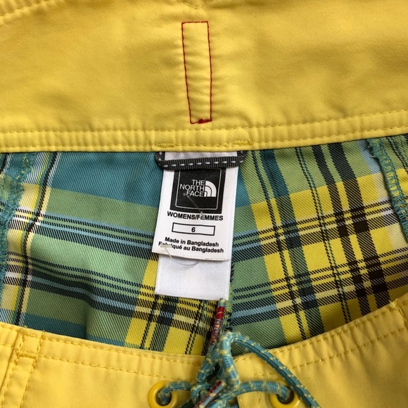 NWOT North Face shorts - Picture 2 of 4